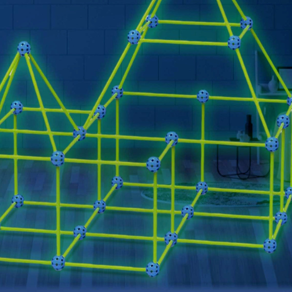 Structure KidzCraft lumineuse vue de près, bâtons et billes phosphorescents
